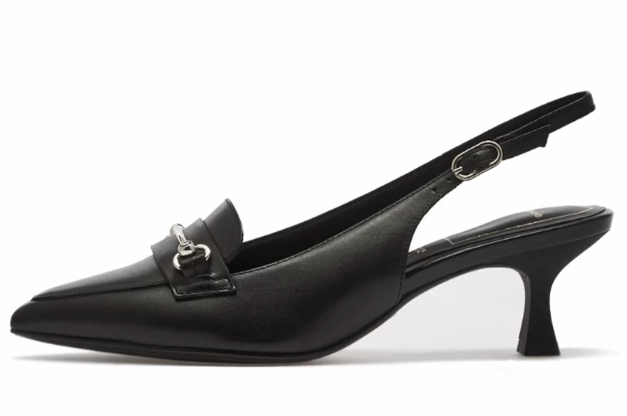 γόβες με αγκράφα