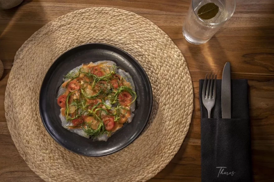 Στο εστιατόριο Μαζί μας απολαμβάνουμε εκλεκτές γεύσεις