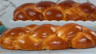 Αφράτα τσουρέκια χωρίς μίξερ - Τα 5+1 μυστικά για τέλειο φούσκωμα και ψήσιμο