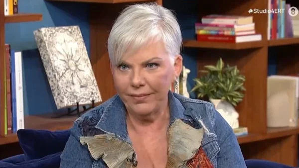 Νανά Παλαιτσάκη: «Η μητέρα μου είχε μεγάλη άρνηση να ασχοληθεί μαζί μου» - Η απώλεια του πατέρα της, η κατάθλιψη της μαμάς της και τα δύσκολα παιδικά χρόνια