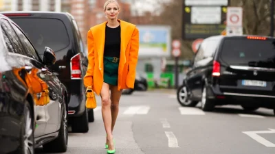 Πολύχρωμα σακάκια: 5 must-have της άνοιξης για να πεις "αντίο" στα μαύρα