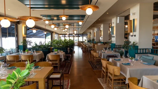 Ακτή Ντοβίλ: Καλοκαιρινά ραντεβού υψηλής γαστρονομίας με θέα τη θάλασσα