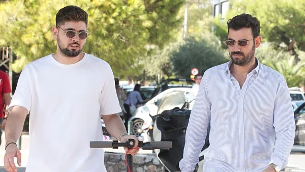 Ο πολυδερόπουλος με τον αδερφό τοθ