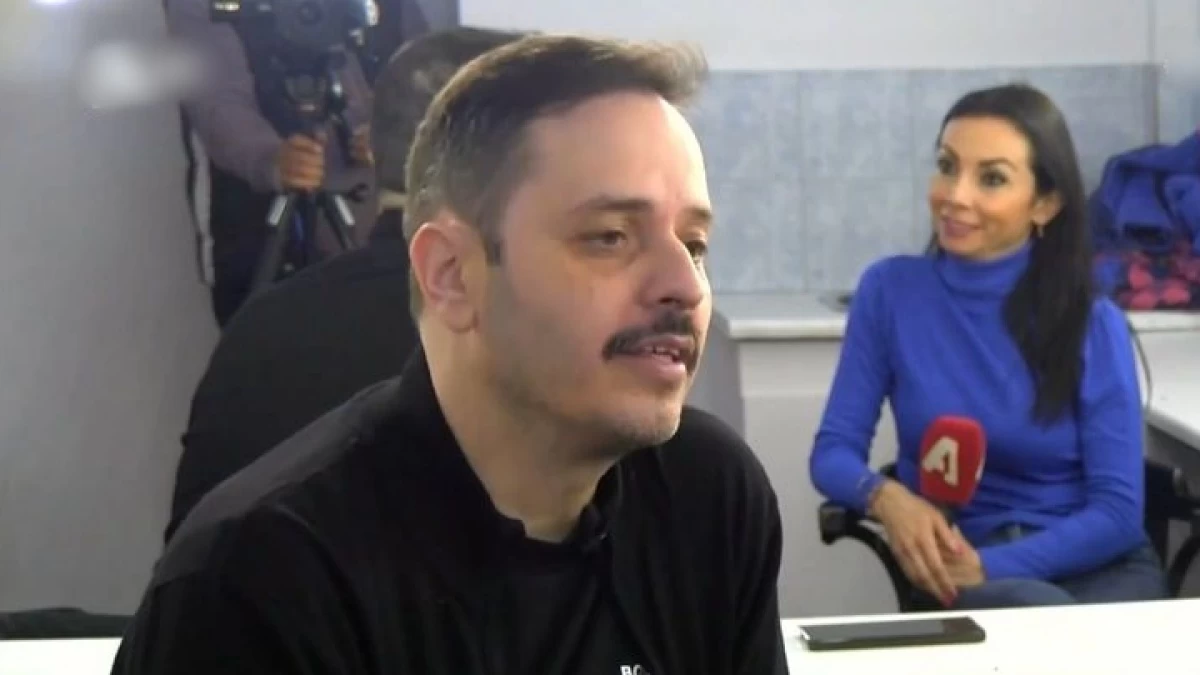 Αλέξανδρος Τσουβέλας: «Μου εύχονται συχνά να πεθάνω στο διαδίκτυο, ξεκατινιάζομαι κανονικά»