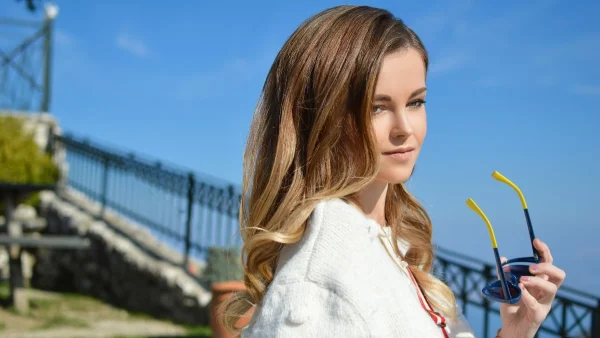 Μάσκα μαλλιών με γιαούρτι: Η SOS λύση ενάντια στην πιτυρίδα!