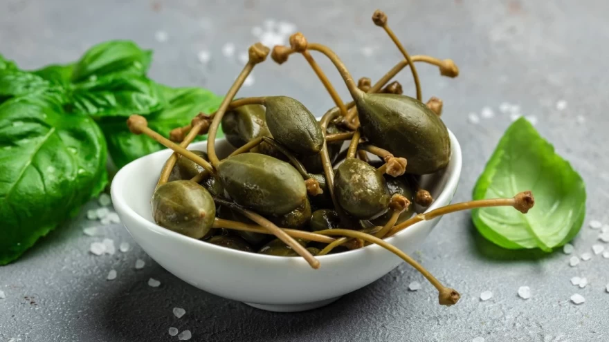 κάπαρη μέσα σε μπολ