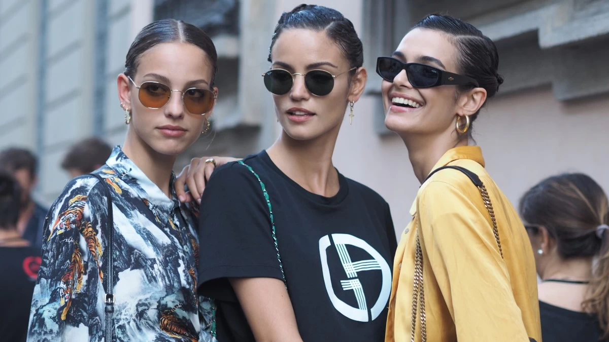 Κάπρι παντελόνι: Το trend από τα 90s επιστρέφει και θα φορεθεί με αυτά τα παπούτσια - 6 σχέδια που του ταιριάζουν