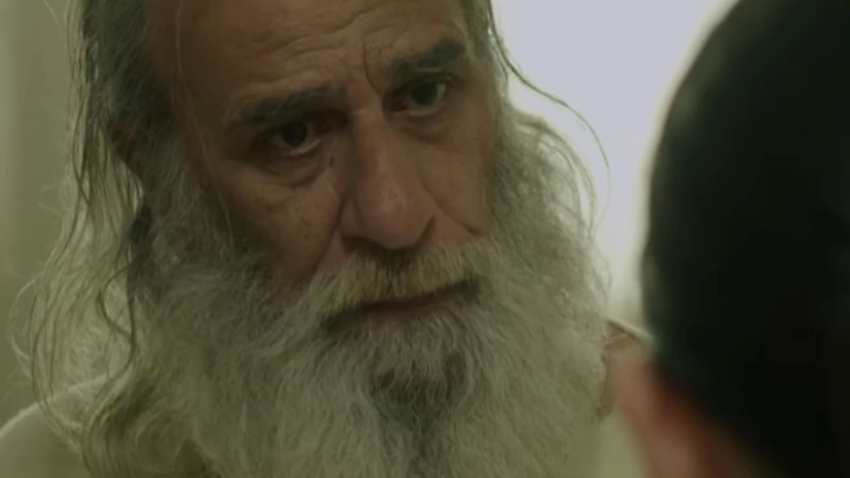 Παραλία 1/5: «Κάτι έχει, είναι επείγον!» - Ο Δημητρός το σκάει από το νοσοκομείο