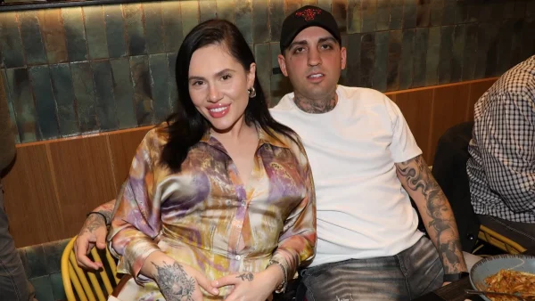 Η Έλενα Τσαγκρινού περιγράφει τη γνωριμία με τον σύντροφό της: «Έγινε ένα “μπαμ” και ξεχάσαμε τους πάντες»