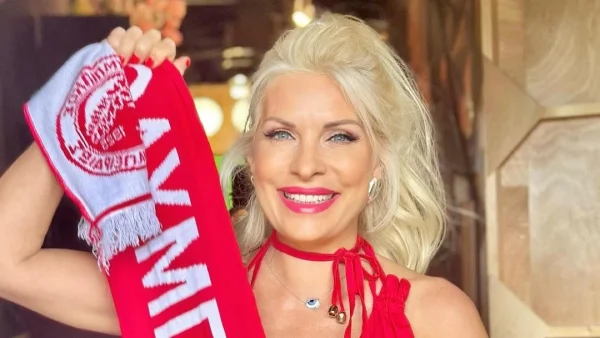 Ελένη Μενεγάκη για Ολυμπιακό: «Στην οικογένειά μου ζήσαμε τεράστιες συγκινήσεις, έκλαιγα απ' τη χαρά τους»