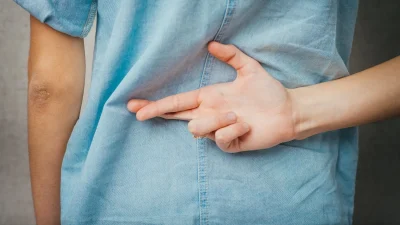 Παθολογικός ψεύτης: Ποια είναι τα σημάδια για να τον καταλάβεις & πώς μπορείς να τον αντιμετωπίσεις;