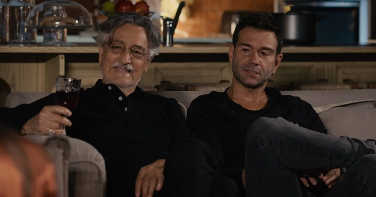 Η γη της ελιάς: «Εσύ φταις! Θα σε καταστρέψω!» - Την χωρίζει και την πετάει στο δρόμο