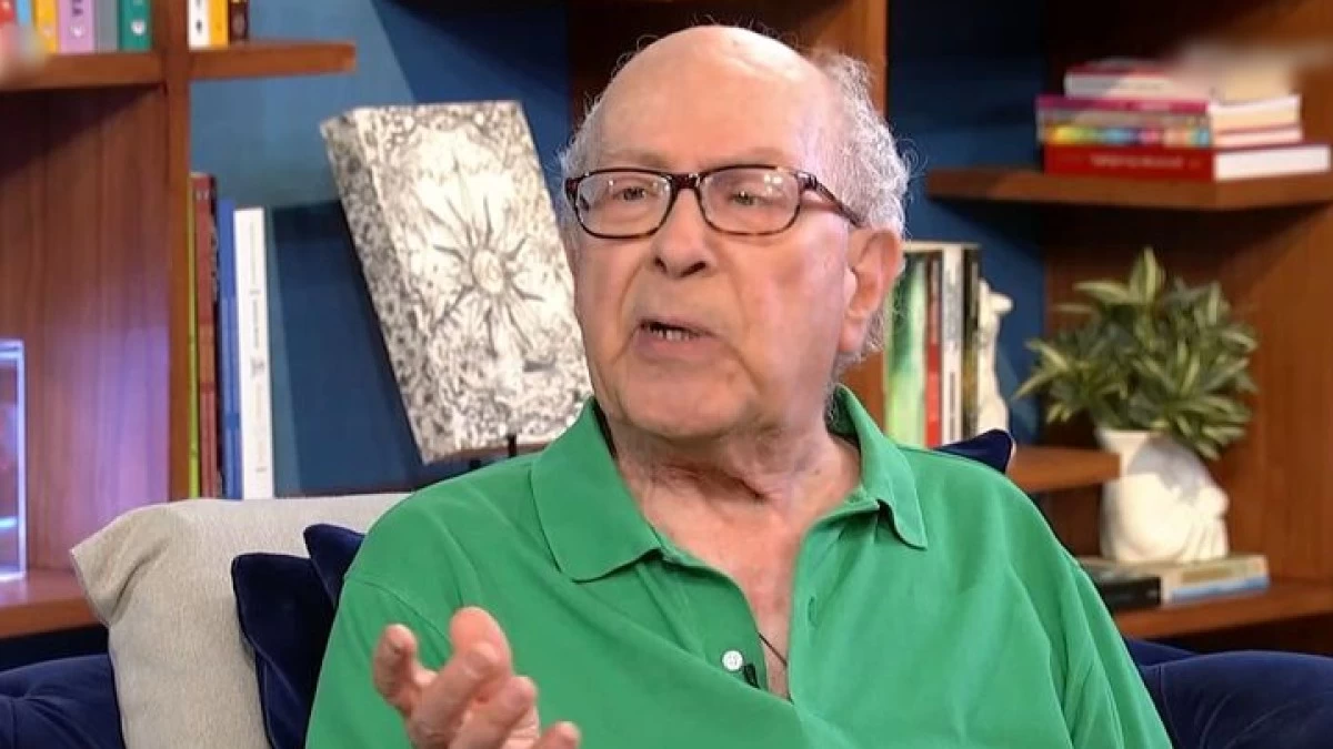 Γιώργος Παπαστεφάνου: «Κάπνιζα 4 πακέτα τσιγάρα τη μέρα για να βαρύνει η φωνή μου»