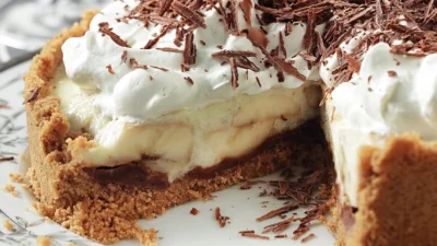 Το πιο γρήγορο γλυκό ψυγείου της Αργυρώς - Χτυπάς όλα τα υλικά, τα ρίχνεις στο ταψί και σε 15 λεπτά είναι έτοιμο