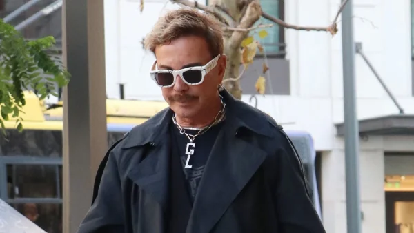 Λάκης Γαβαλάς - Ο μοναχός που τον έβρισε έχει ποινικό μητρώο: «Είναι απατεώνες, κρυμμένοι με ιμάτια»