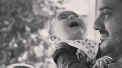 Λεωνίδας Κουτσόπουλος: Στιγμές ευτυχίας με τον γιο του, Κίμωνα - Τι συνέβη στους διαδρόμους του STAR