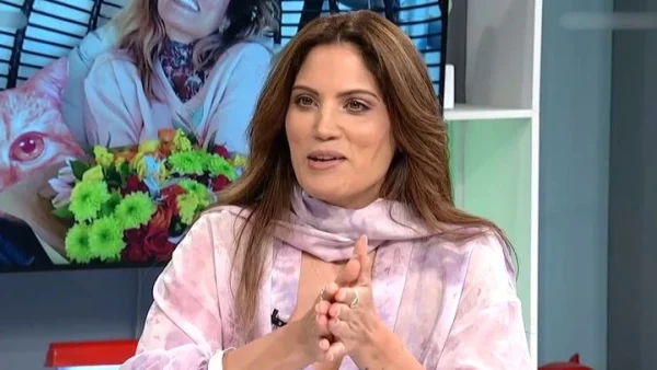 Η Μαίρη Συνατσάκη απαντά στον Ηλία Ψινάκη: «Όλο λάθος να αναφερθούν σε εμένα, λες και είναι ο κύριος της κυρίας…»