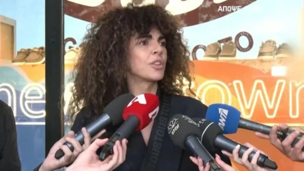 Μαρία Σολωμού: «Μη με ρωτάτε την άποψή μου για...» - Η έντονη αντίδραση στην κάμερα σε ερώτηση από δημοσιογράφο του ALPHA