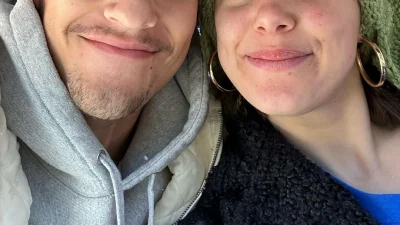 Σταρ από το Stranger Things παντρεύτηκε τον γιο του Bon Jovi! Η μυστική τελετή και οι ευλογίες των γονιών τους