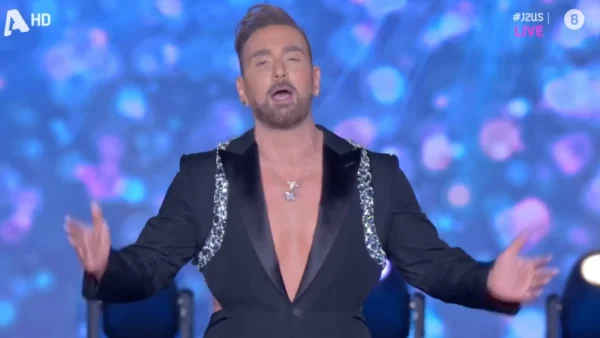 J2US 25/5: Διπλή έκπληξη στην κριτική επιτροπή - Η ''ξανθιά'' Δέσποινα Βανδή και η εντυπωσιακή αντικαταστάτρια της Γαρμπή