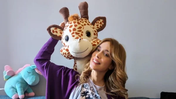 Ντάνη Γιαννακοπούλου: «Αν δεν είναι αυτό θαύμα, τότε τι είναι;» - Αγκαλιά στο κρεβάτι με τη νεογέννητη κόρη της λίγες ώρες μετά τον τοκετό