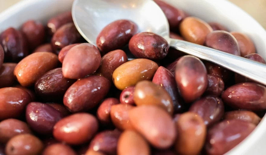 ελιές καλαμών σε μπολ