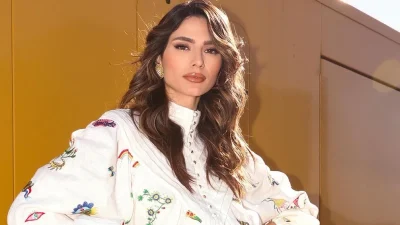 Ηλιάνα Παπαγεωργίου: Φόρεσε το πιο απροσδόκητο office look - Σε κόκκινο χρώμα και με σορτσάκι