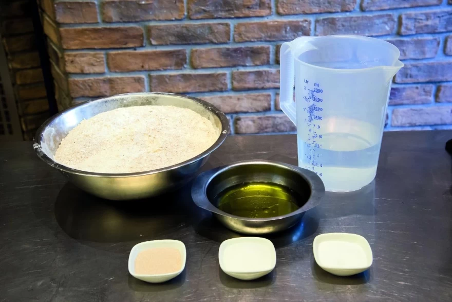 Πίτσα υλικά