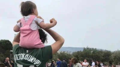 Αγαπημένος Έλληνας ηθοποιός έγινε μπαμπάς για δεύτερη φορά - Γέννησε η σύντροφός του