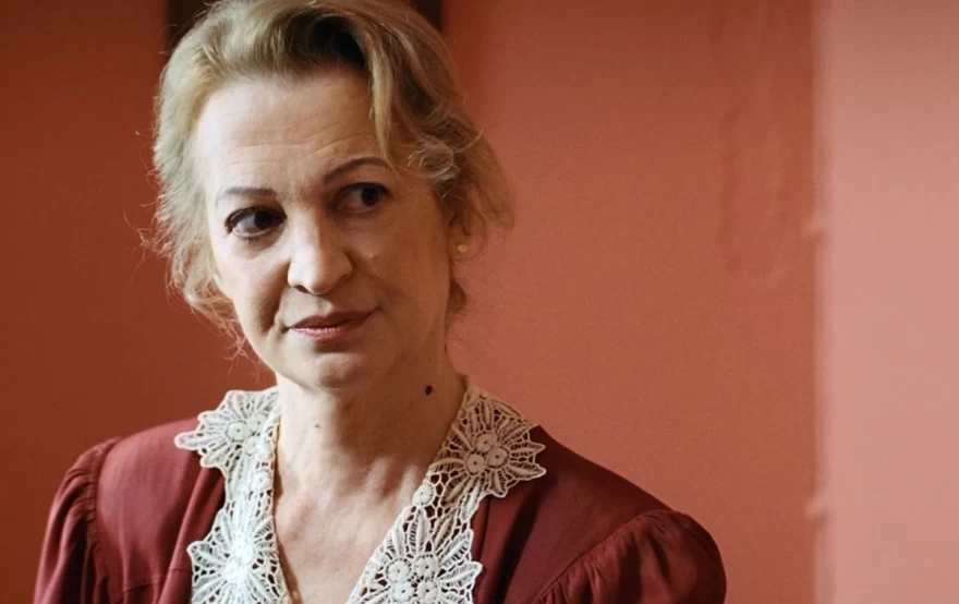 Ψυχοκόρες Η Βικτώρια πουλάει την Δεσποινιώ