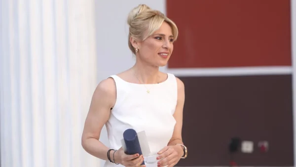 Ρίτσα Μπιζόγλη: Συγκινεί αποχαιρετώντας τον πατέρα της, που έφυγε πρόσφατα από τη ζωή