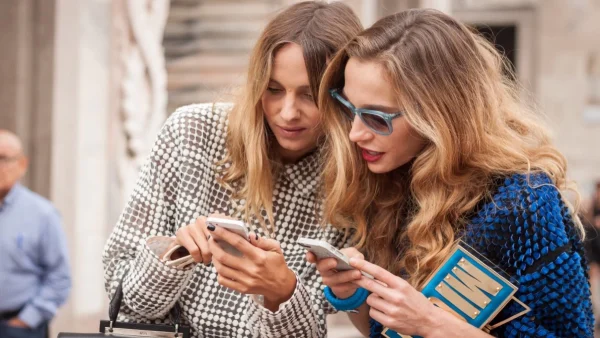 7 φρέσκιες ιδέες για να βάλεις το σακάκι το καλοκαίρι