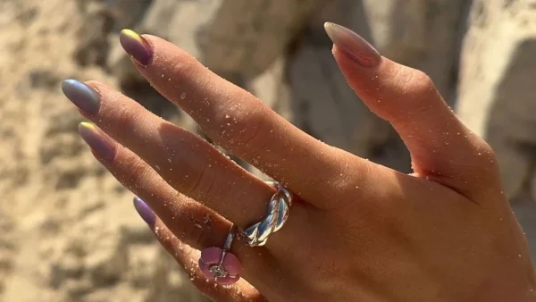 Seashell nails: Aυτό είναι το hot μανικιούρ που θα βλέπεις παντού το καλοκαίρι!