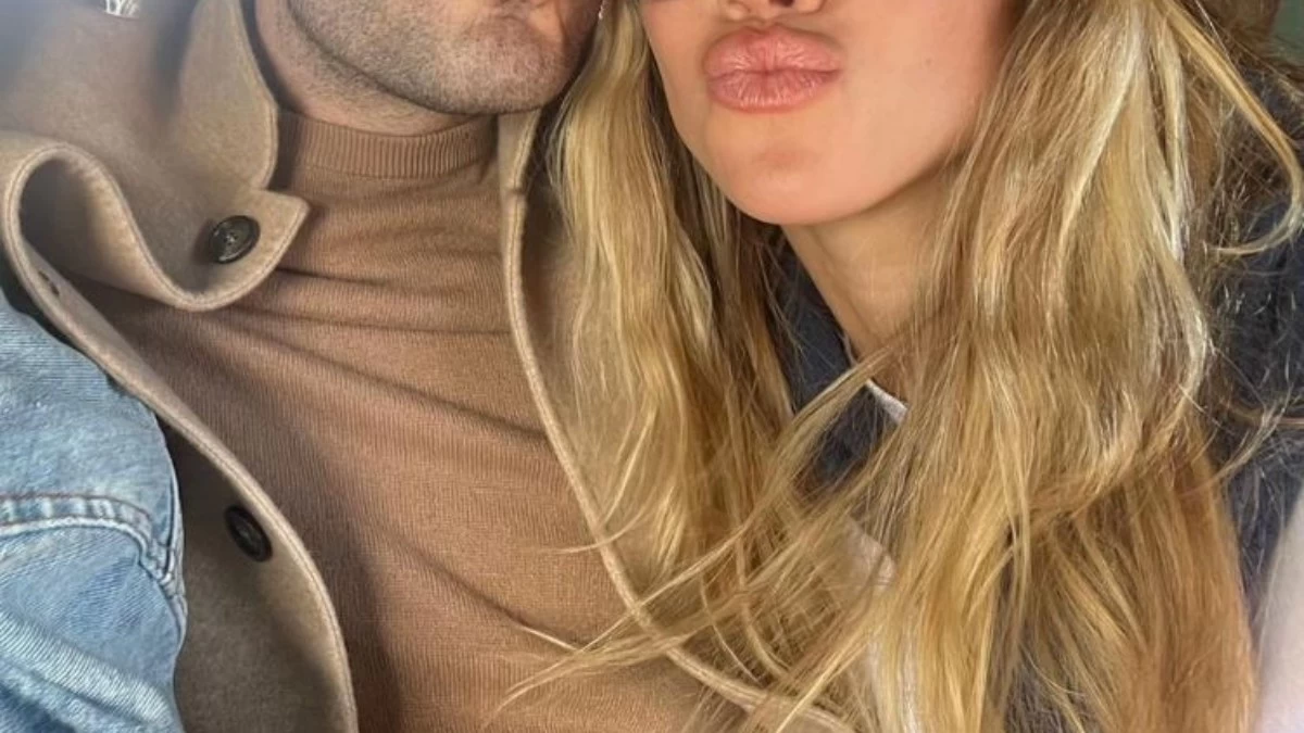 Χαρές για αγαπημένο ζευγάρι της showbiz - Απέκτησε το πρώτο του παιδάκι και δημοσίευσαν την πρώτη φωτογραφία του μωρού