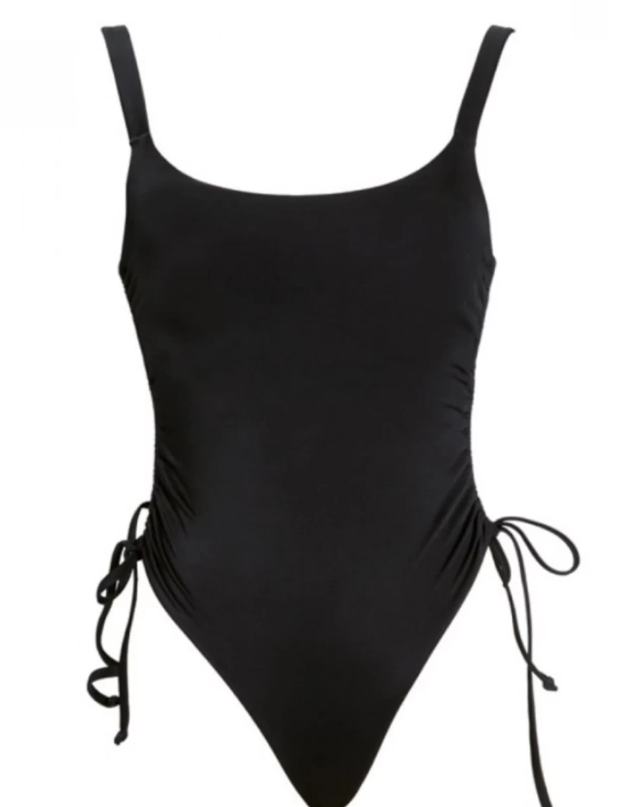 ολόσωμο μαύρο μαγιό με σούρες