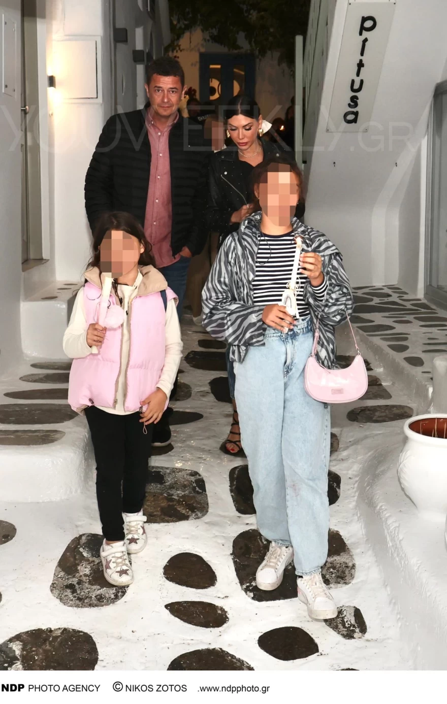 Σρόιτερ Μπούκη Μύκονος κόρες