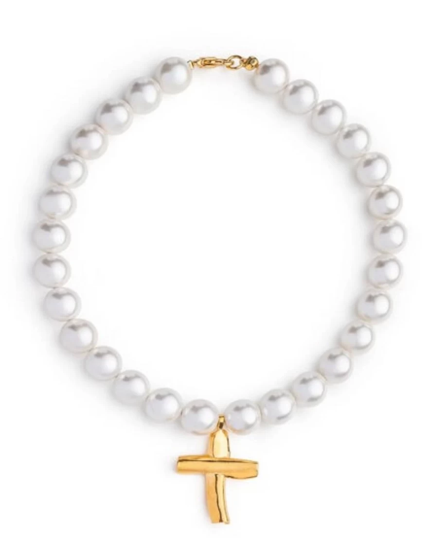 Emmanuela Eleutheriadou κολιέ με σταυρό