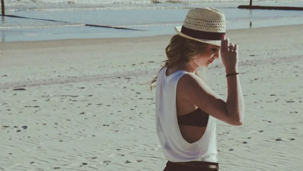 Ψάθινες τσάντες: 6 must-have για να αντικαταστήσεις την tote-bag το καλοκαίρι - Μέχρι 20 ευρώ