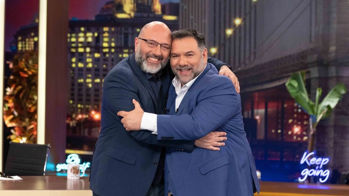 Σάκης Αρναούτογλου: Η σκοτεινή πρόγνωση για το τελευταίο παιδί Ελλήνων – Θα γεννηθεί το 2186