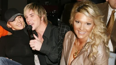 Θέλξη: Σήμερα είναι μητέρα δύο κοριτσιών - Παραμένει ξανθιά με πολύ μακριά μαλλιά και καλλίγραμμο κορμί