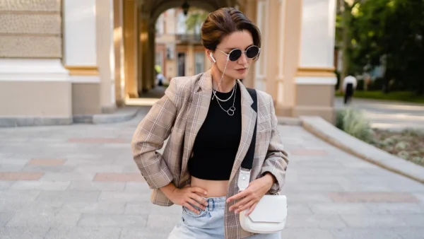 Καλοκαίρι 2024: Αυτά τα κομμάτια θα καθορίσουν το στυλ σου με... διαφορά!