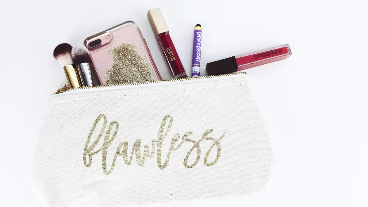 Νεσεσέρ γραφείου: Τα απαραίτητα beauty προϊόντα