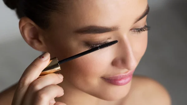 Βρήκαμε την top μάσκαρα που συγκεντρώνει τις καλύτερες κριτικές στην κατηγορία της - Κοστίζει κάτω από 19 ευρώ!