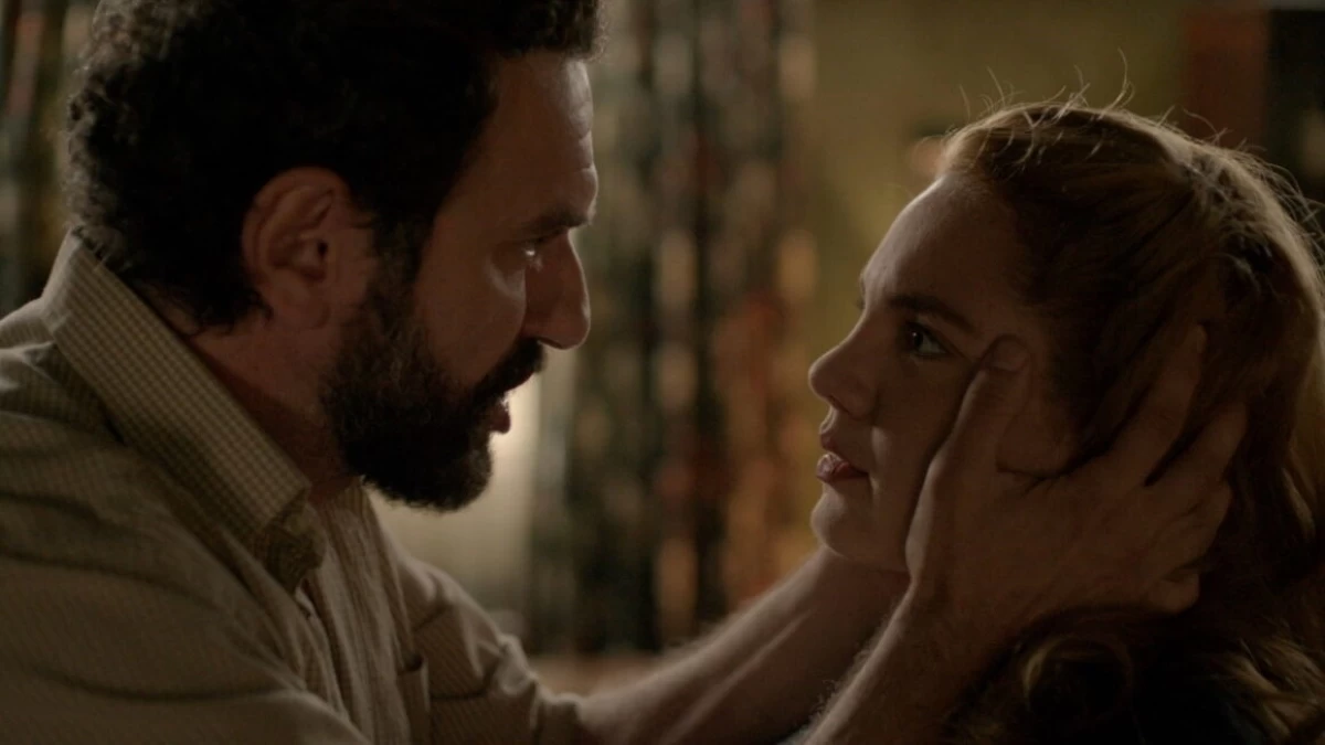 Το Προξενιό της Ιουλίας: «Μην ξαναπατήσεις το πόδι σου εδώ» - Αποβάλλει κι εκείνος ξεσπάει πάνω της