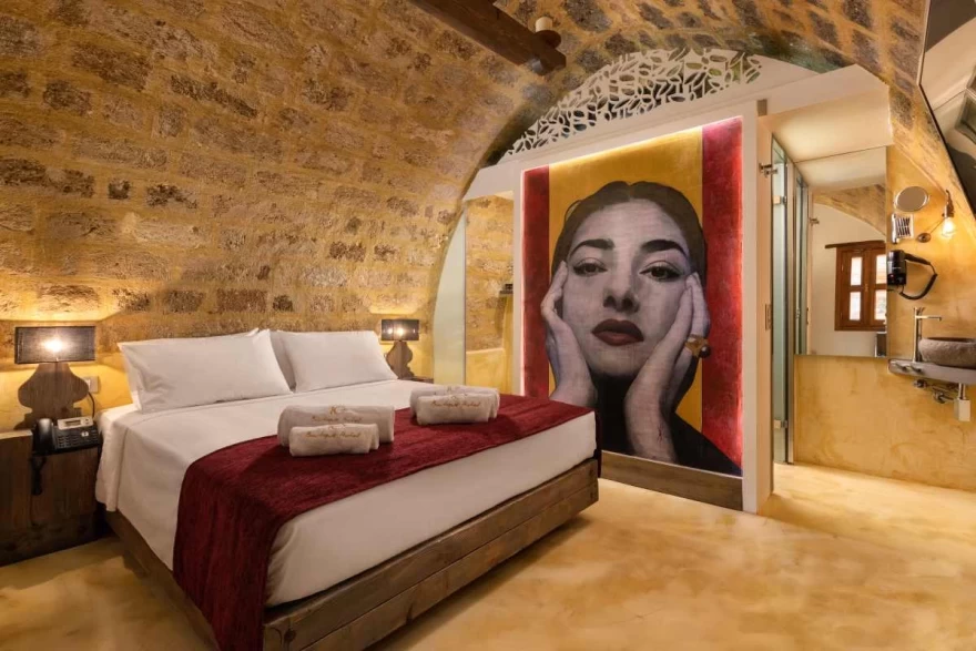 10GR Hotel & Wine bar