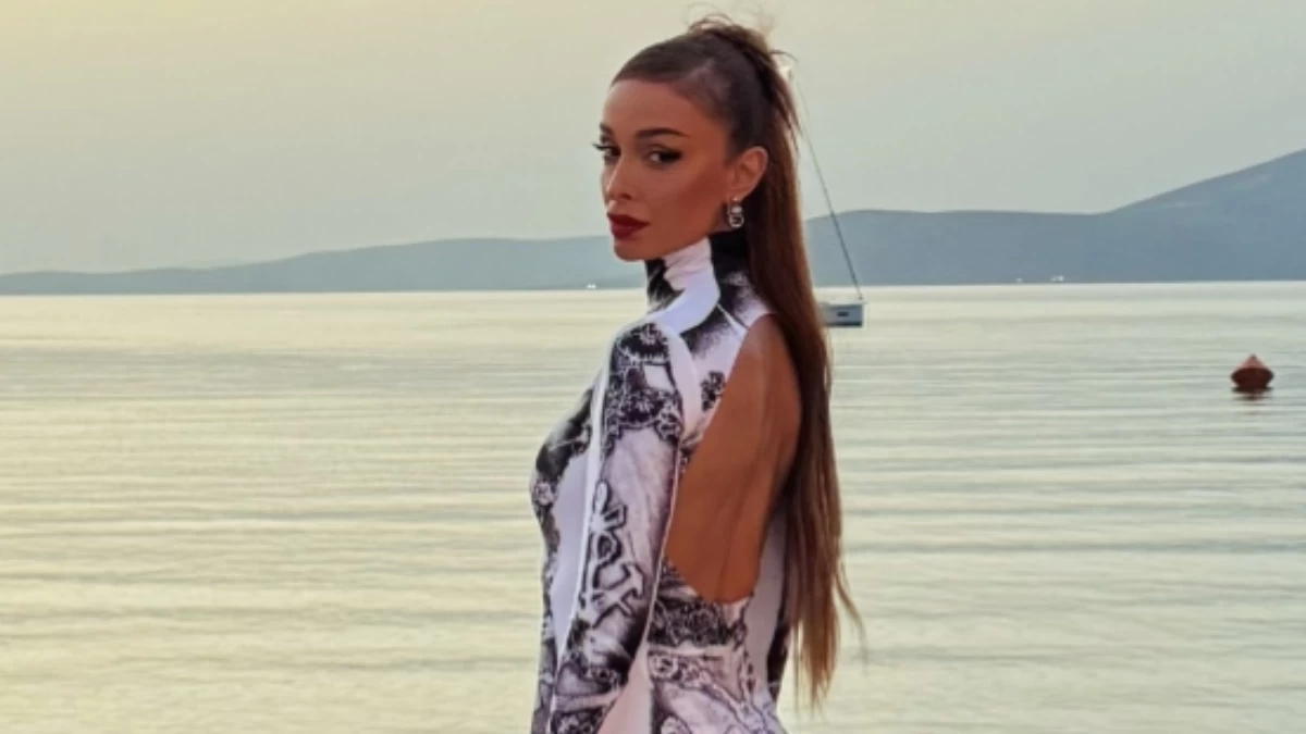 Ελένη Φουρέιρα: Σε πολυτελές ξενοδοχείο της Μυκόνου - Ποζάρει με το μικροσκοπικό μπικίνι και απίστευτες αναλογίες της