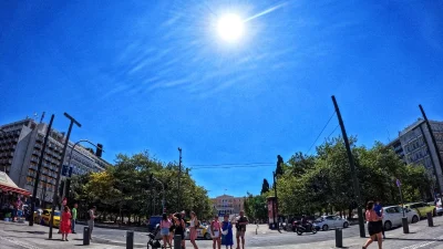 Καυτός ο καιρός σήμερα 23/6 - Θα γεμίσουν οι παραλίες Κυριακάτικα