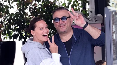 Αντώνης Ρέμος & Υβόννη Μπόσνιακ: Ολόκληρο κορίτσι η ξανθομαλλούσα κόρη τους - Με denim look στη Νέα Υόρκη