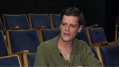 Αλέξανδρος Βάρθης: Ο κακός «Τάσος» από τις «Ψυχοκόρες» αποκαλύπτει ότι δέχτηκε παρενόχληση από σκηνοθέτη