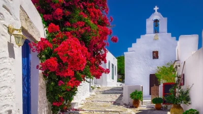 Δεν βουλιάζουν από τουρίστες και είναι πανέμορφα: 12 ονειρικά ελληνικά νησιά για χαλαρές διακοπές